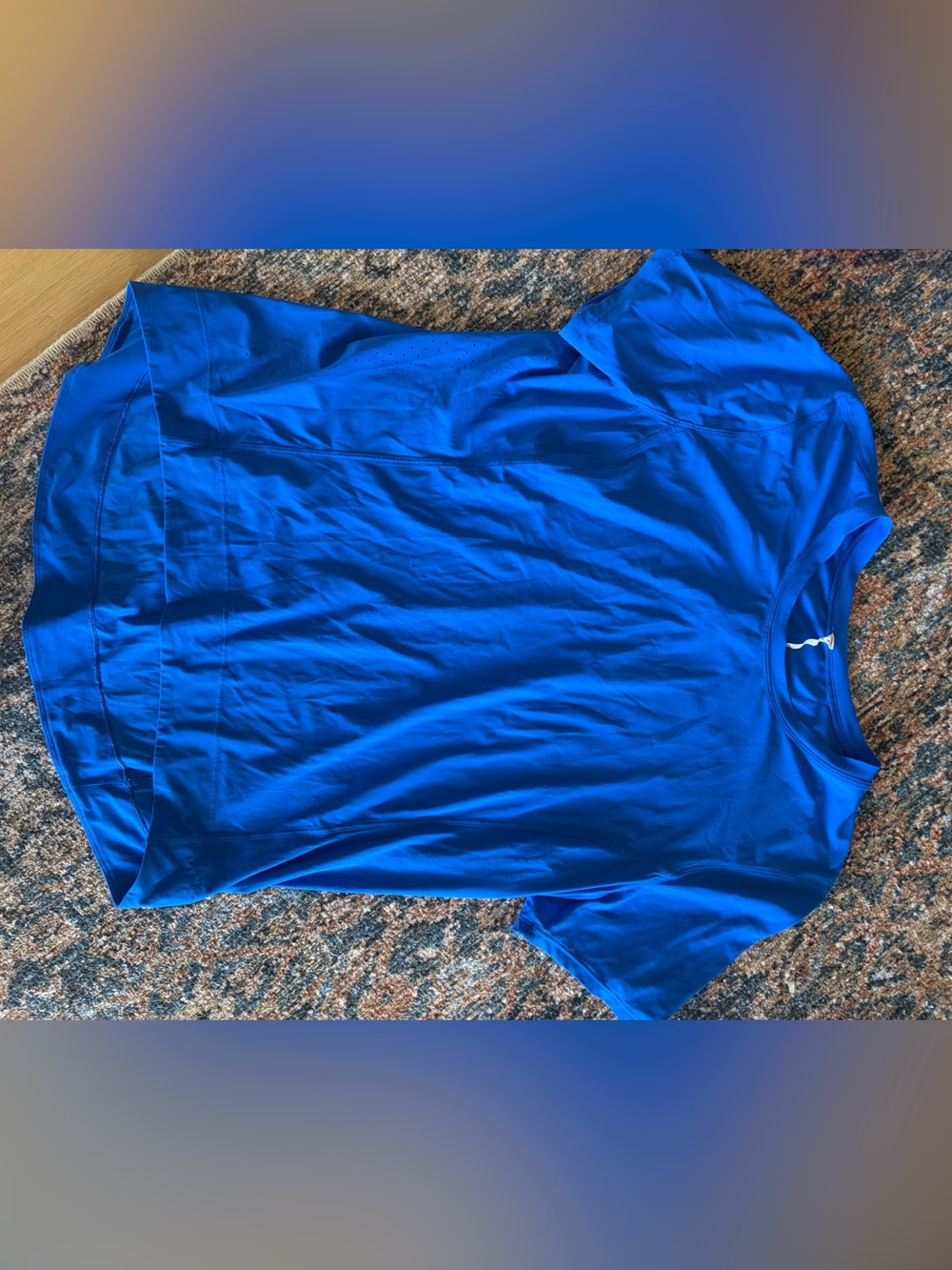 Lululemon workout shirt
